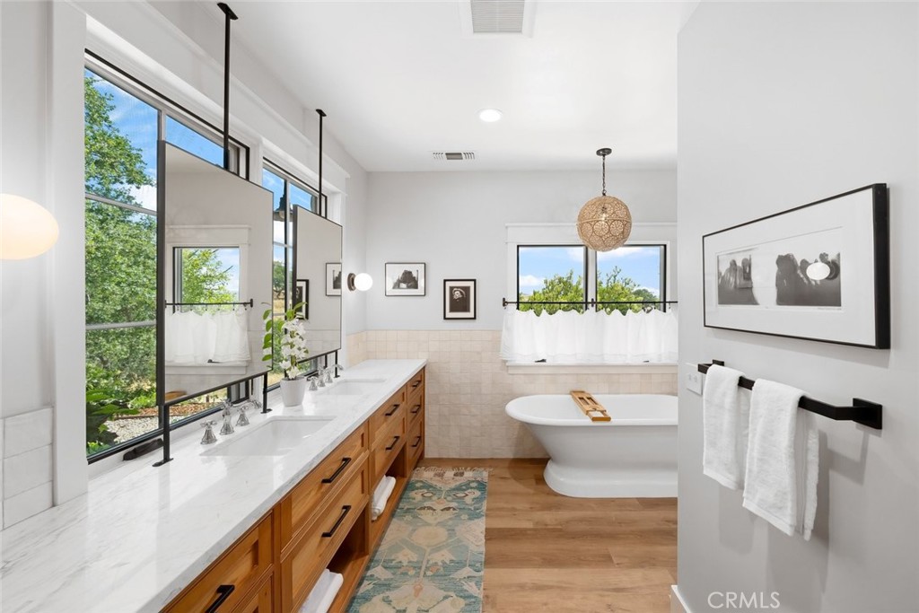 5650 El Pharo Drive, Paso Robles, CA 93446