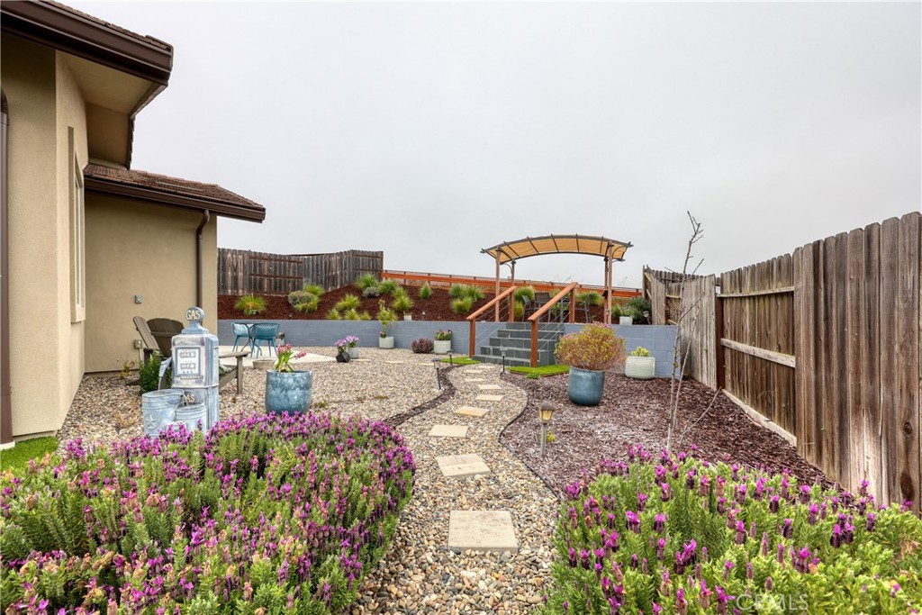 3530 Lakeside Village, Paso Robles, CA 93446