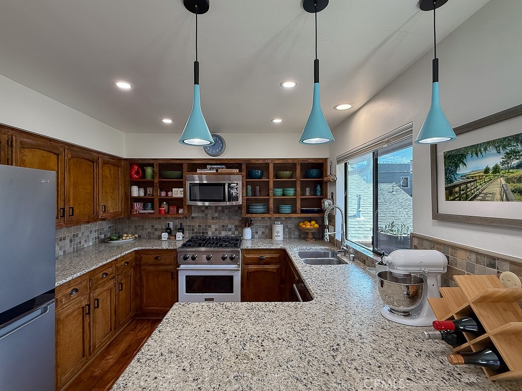 512 Worcester Dr, Cambria, CA 93428