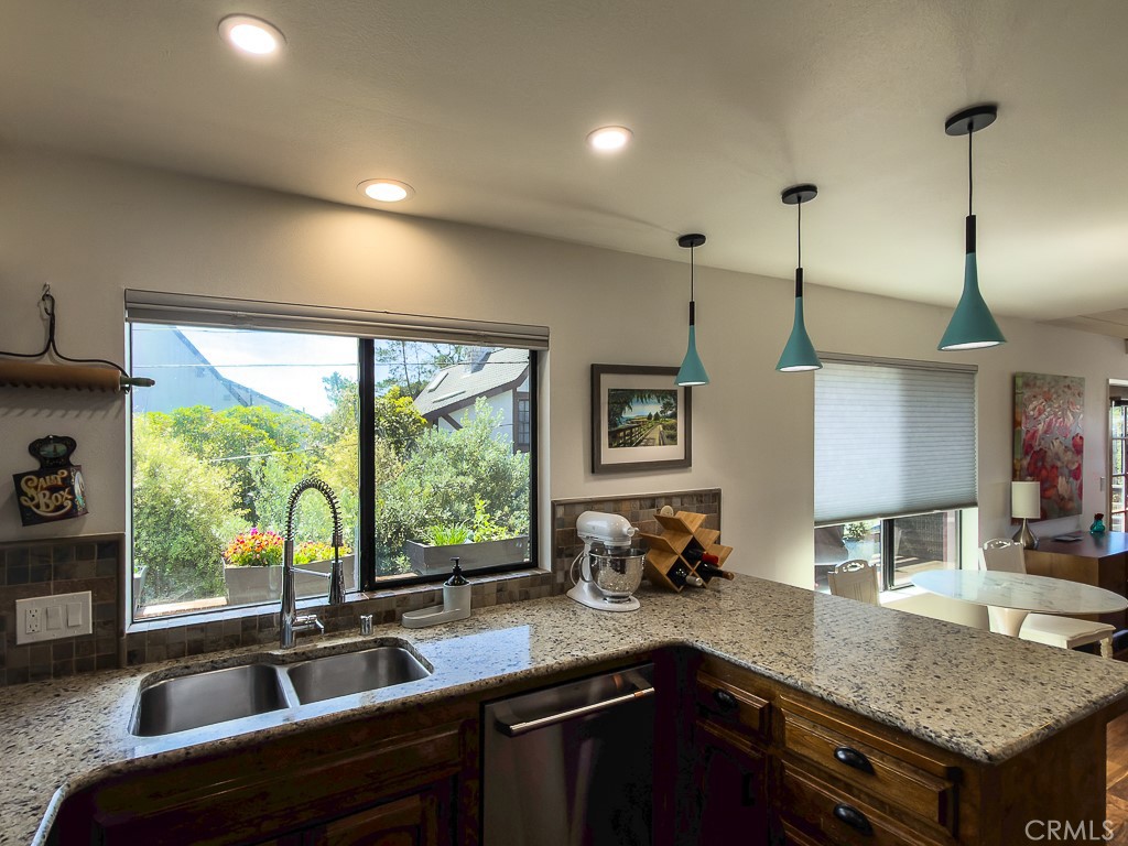 512 Worcester Dr, Cambria, CA 93428