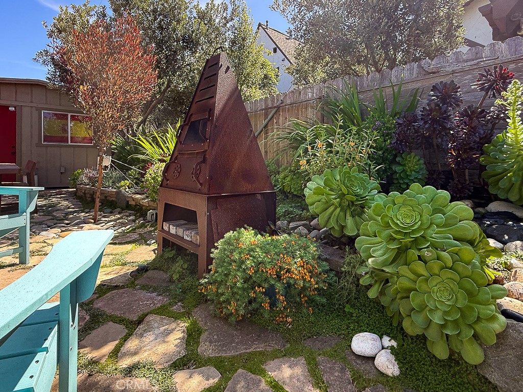 512 Worcester Dr, Cambria, CA 93428