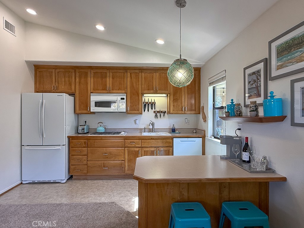 512 Worcester Dr, Cambria, CA 93428