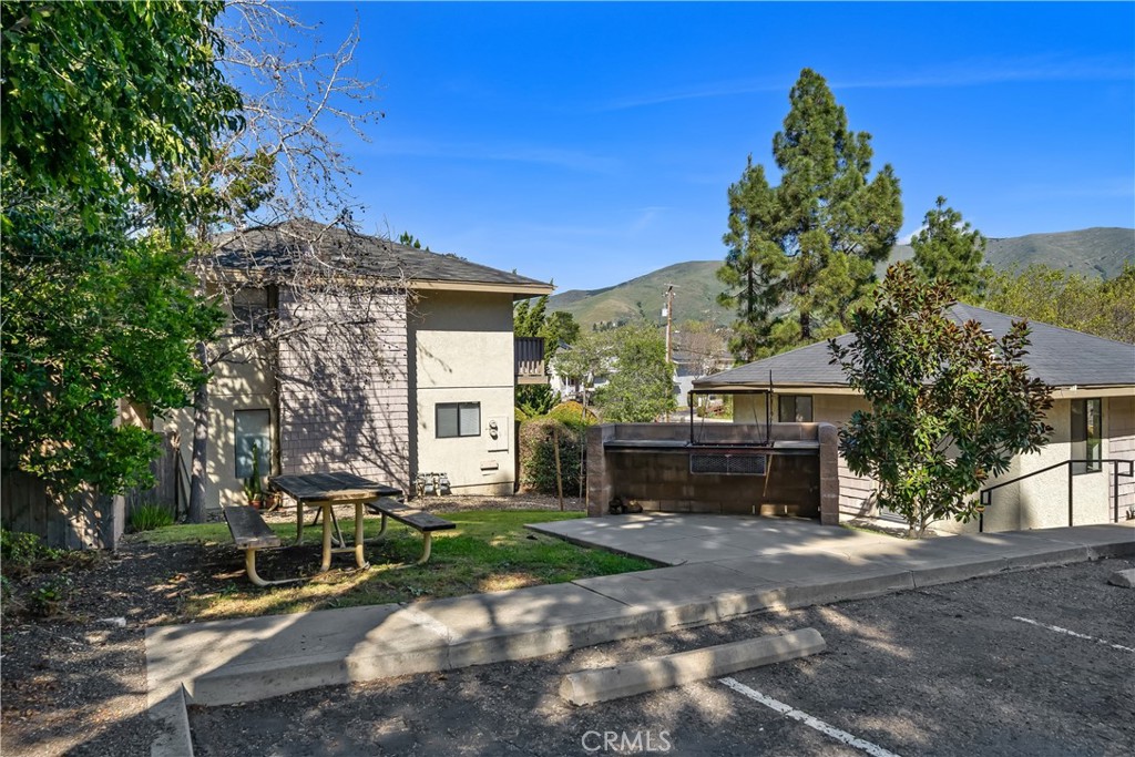 2975 Rockview Pl #13, San Luis Obispo, CA 93401
