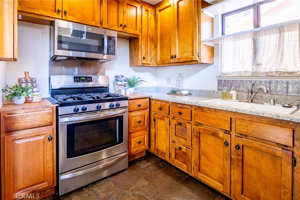 1935 Spencer St, Cambria, CA 93428