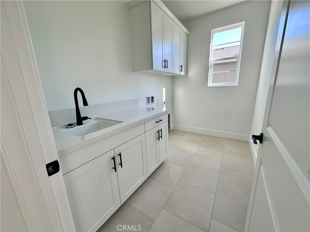 250 Memphis Belle Way, San Luis Obispo, CA 93401