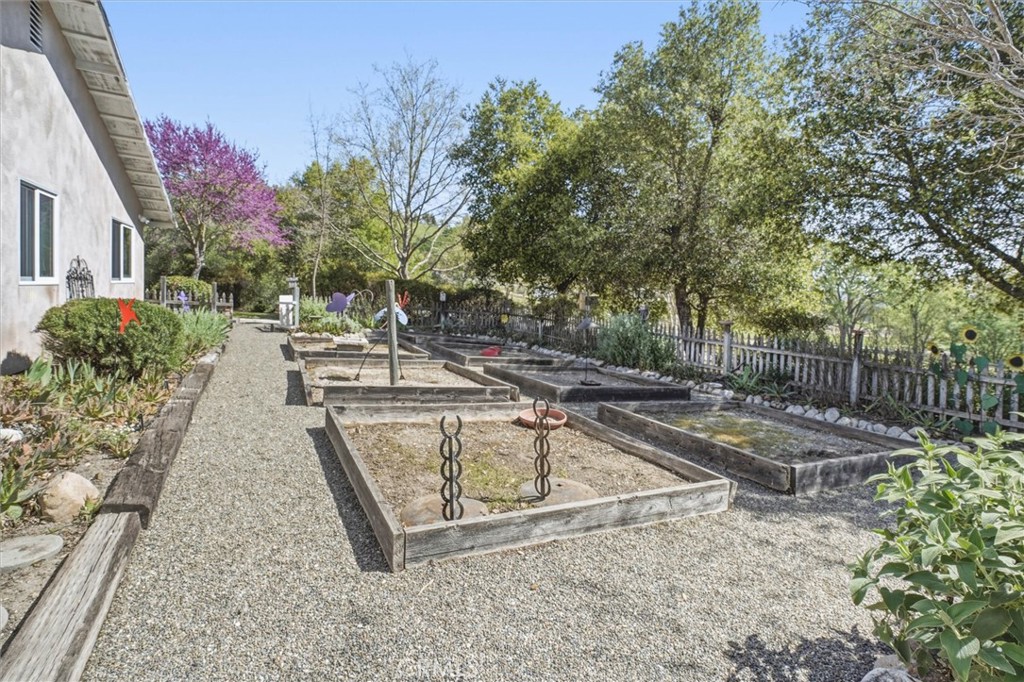 13730 El Camino Real, Atascadero, CA 93422