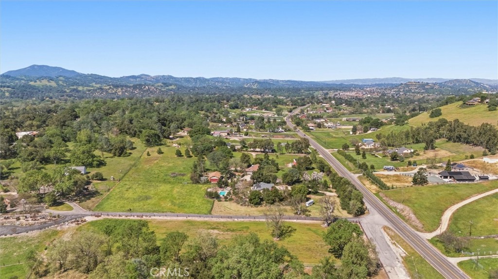 13730 El Camino Real, Atascadero, CA 93422