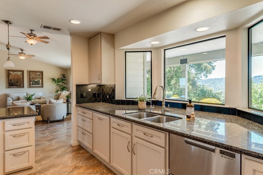 12405 Santa Ana, Atascadero, CA 93422