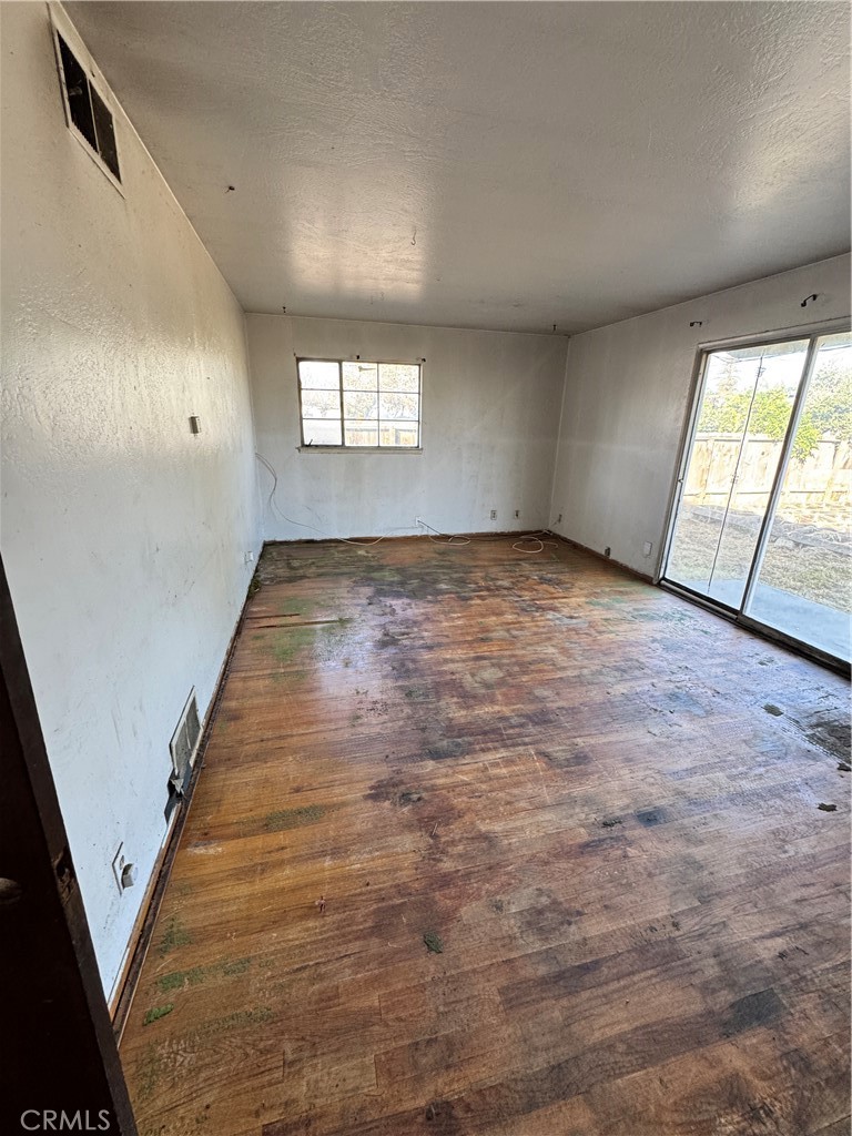 5703 E Hampton, Fresno, CA 93727