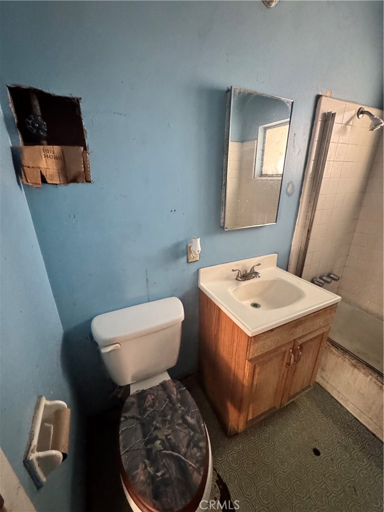 5703 E Hampton, Fresno, CA 93727