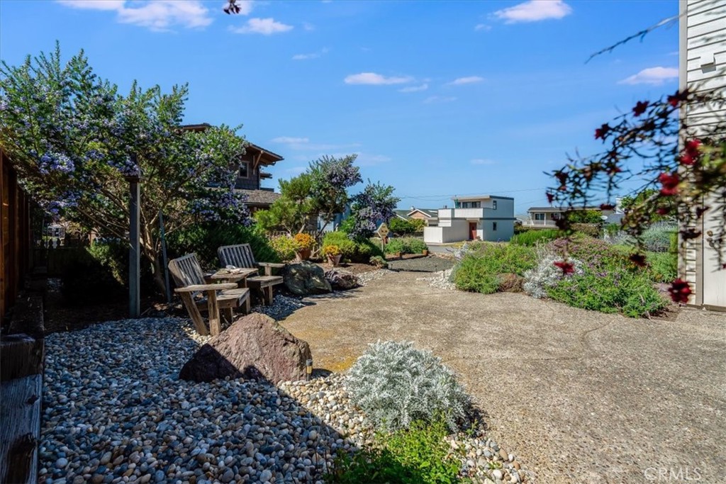 390 Lampton, Cambria, CA 93428