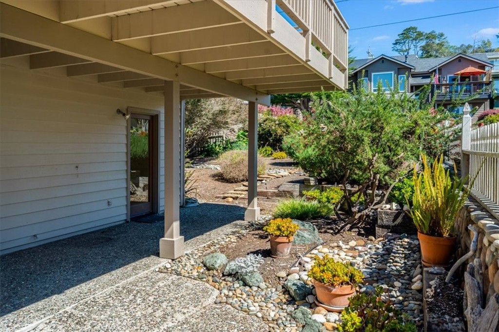 390 Lampton, Cambria, CA 93428