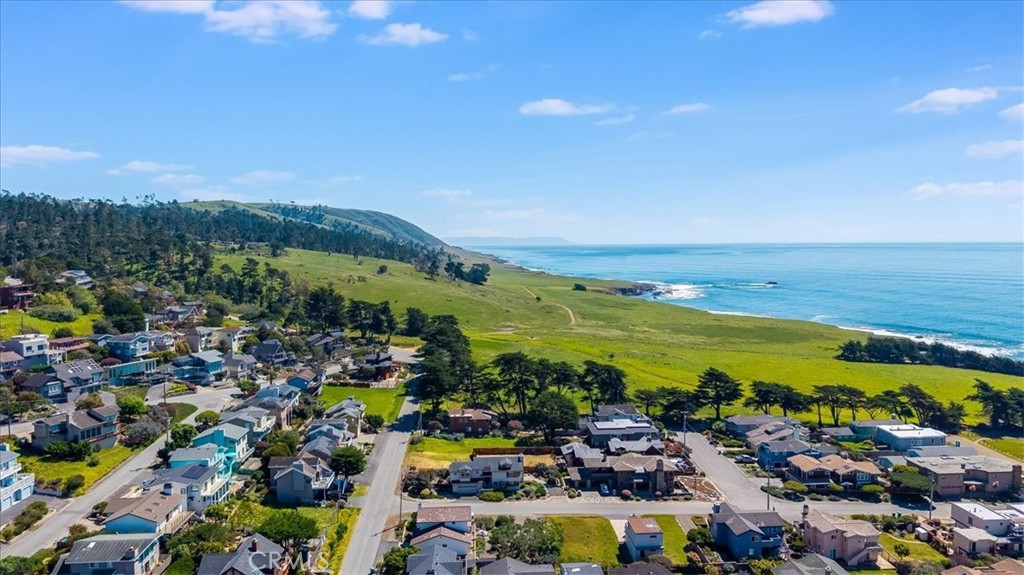 390 Lampton, Cambria, CA 93428