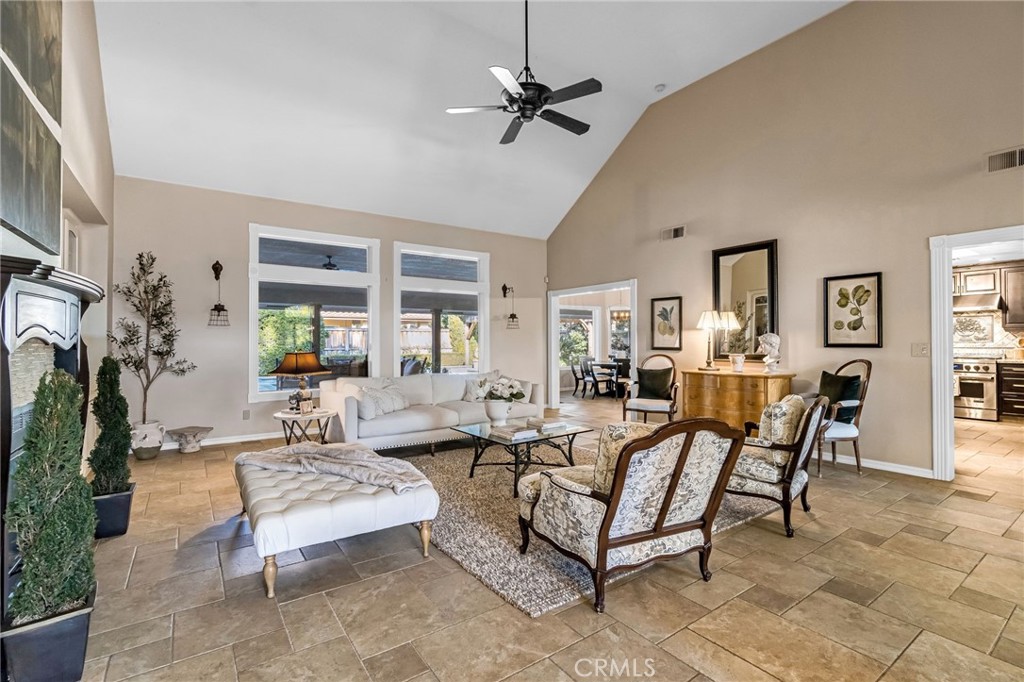 906 E Sutton, Fresno, CA 93720