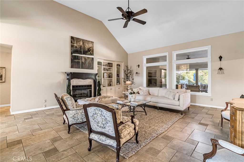 906 E Sutton, Fresno, CA 93720