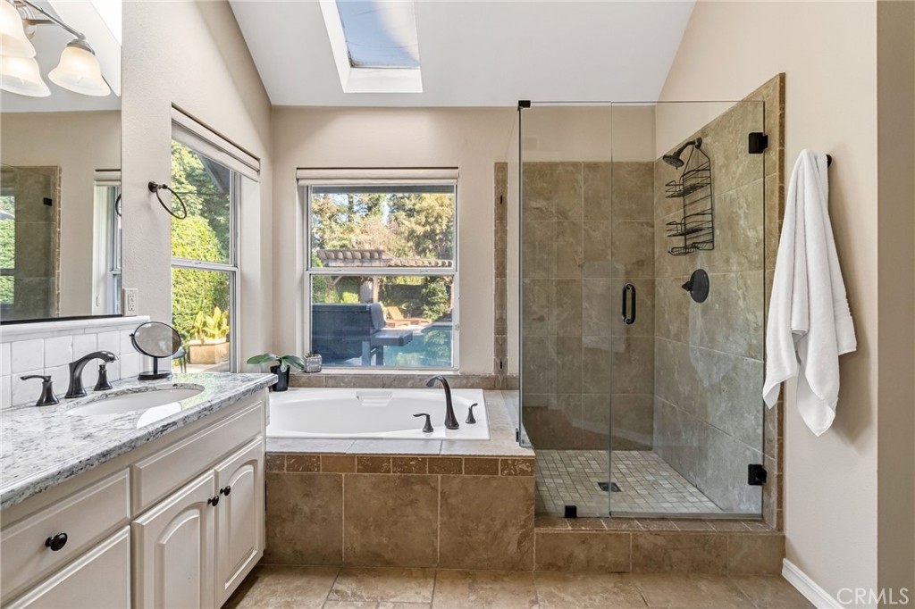 906 E Sutton, Fresno, CA 93720