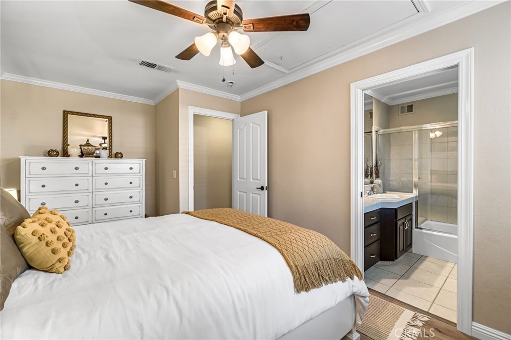 906 E Sutton, Fresno, CA 93720