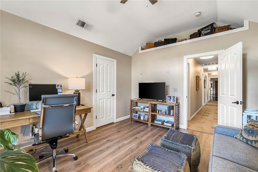 906 E Sutton, Fresno, CA 93720