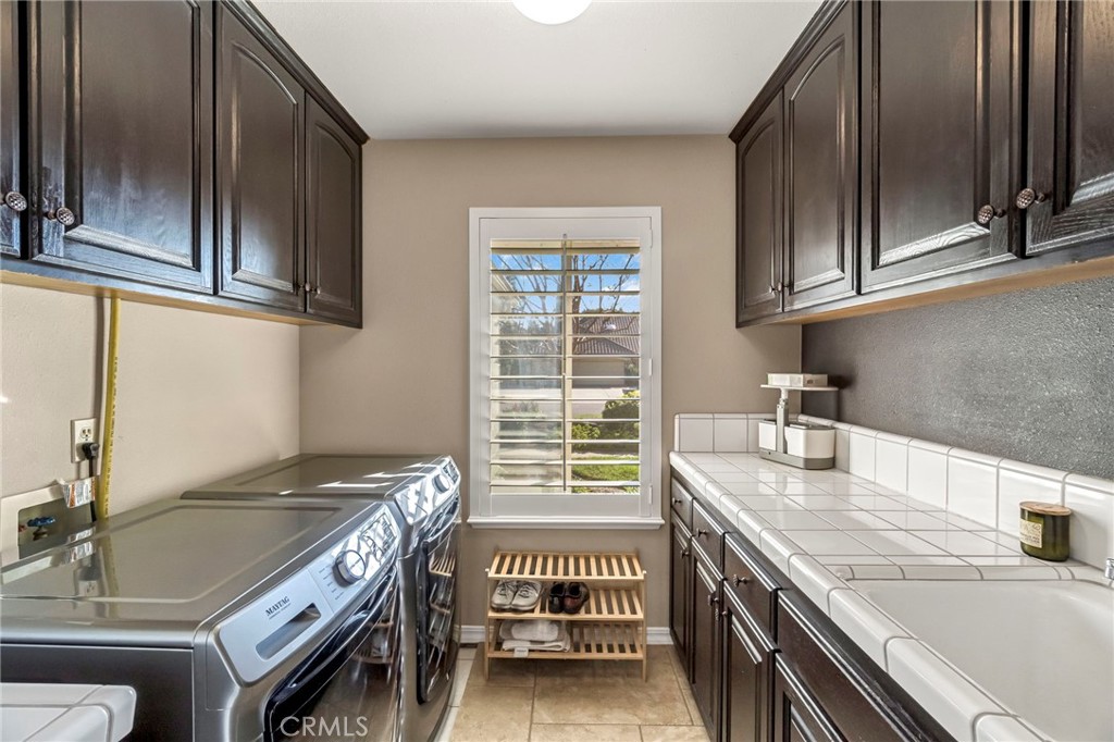 906 E Sutton, Fresno, CA 93720