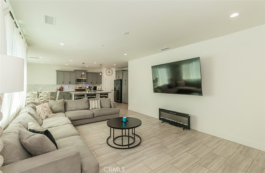 4254 Oak Knoll Rd, Madera, CA 93636