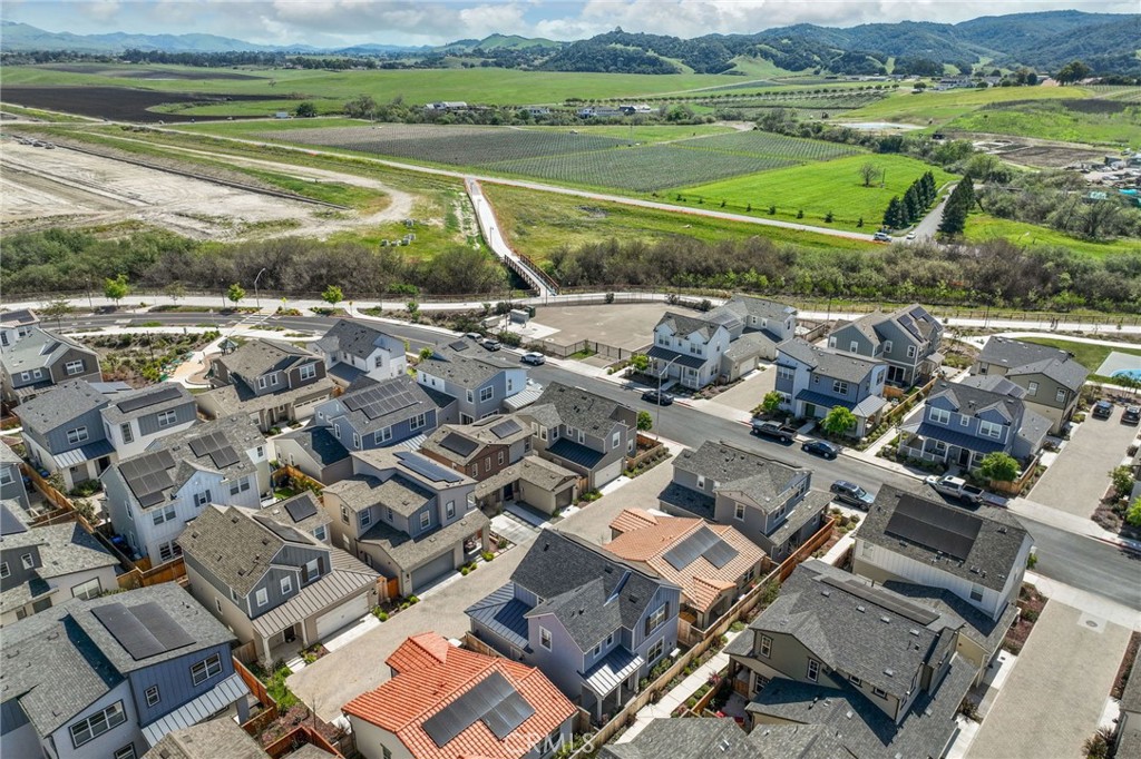 194 Earthwood Ln, San Luis Obispo, CA 93401