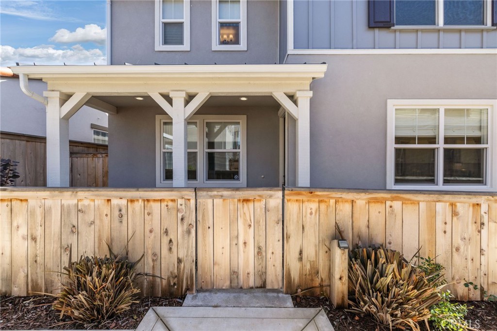 194 Earthwood Ln, San Luis Obispo, CA 93401