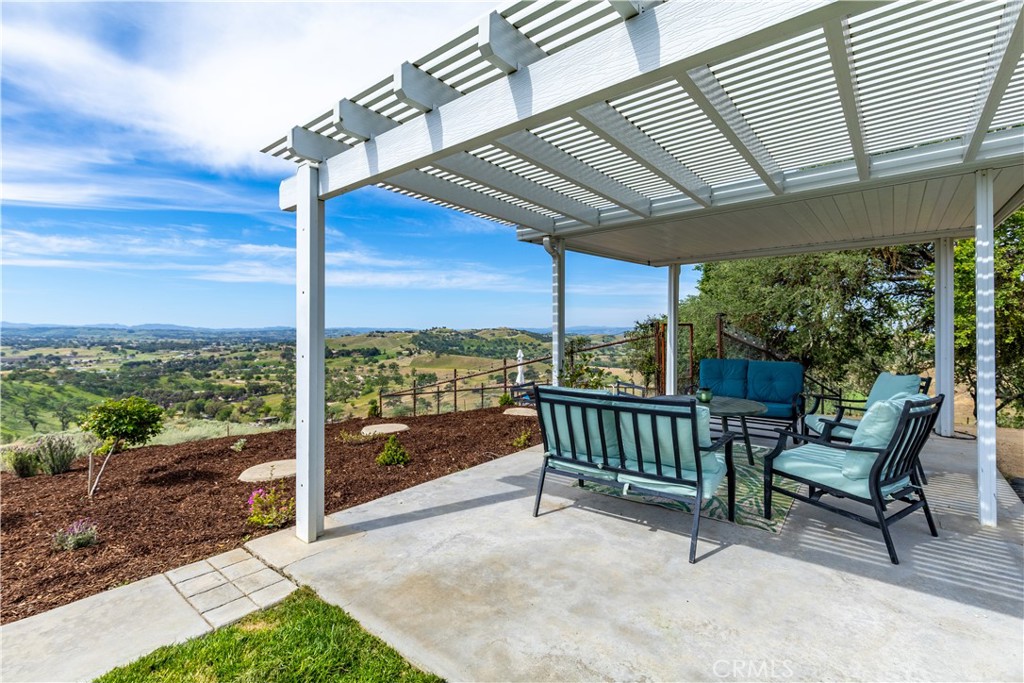 5530 El Pharo, Paso Robles, CA 93446