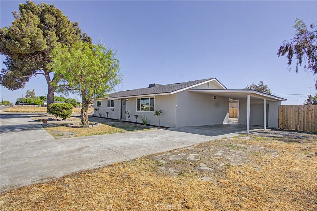 9085 W L St, South Dos Palos, CA 93665