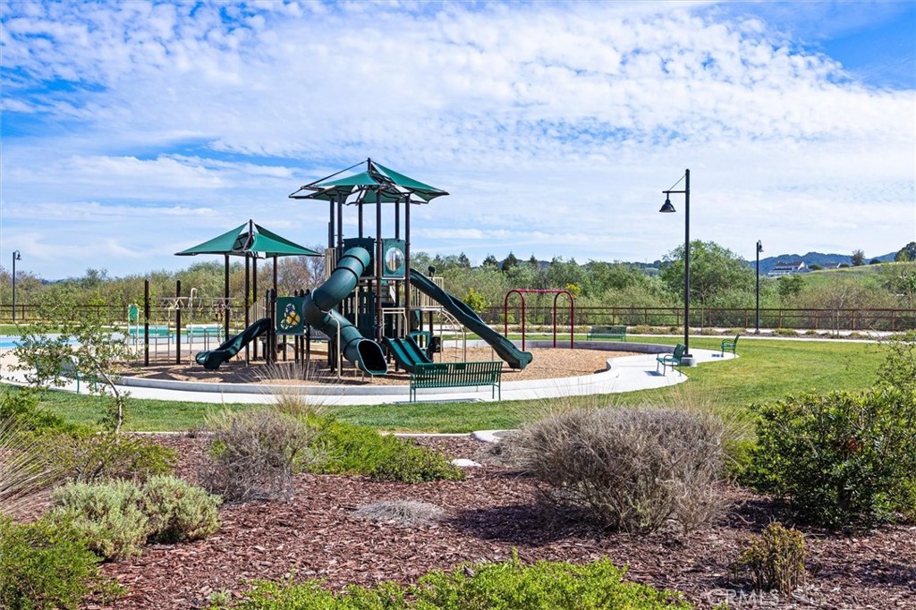 165 Earthwood Ln, San Luis Obispo, CA 93401