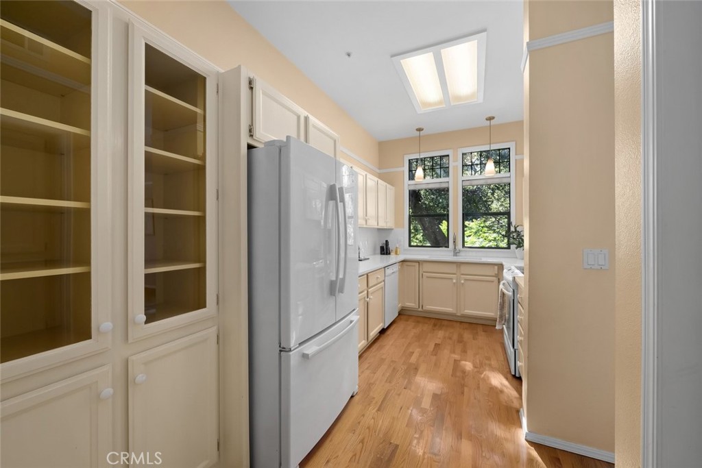 574 Dana #B, San Luis Obispo, CA 93401