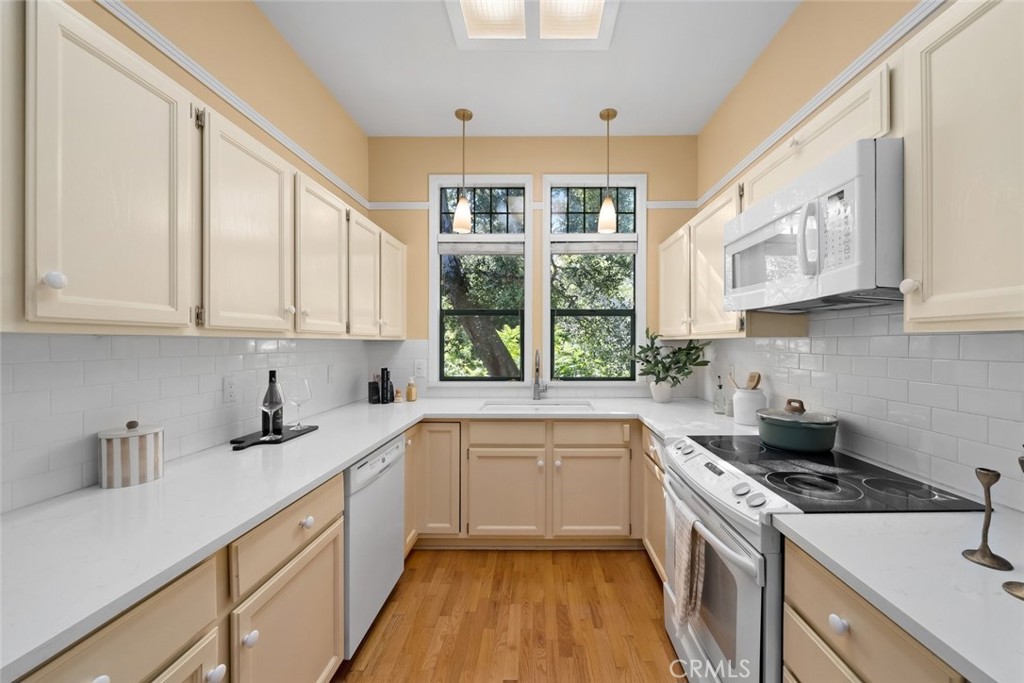 574 Dana #B, San Luis Obispo, CA 93401