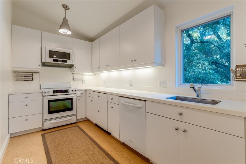 3210 Cloudy Meadow Rd, Templeton, CA 93465