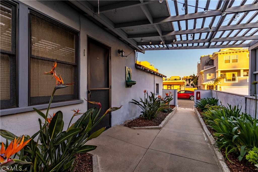 351 San Luis Ave, Pismo Beach, CA 93449