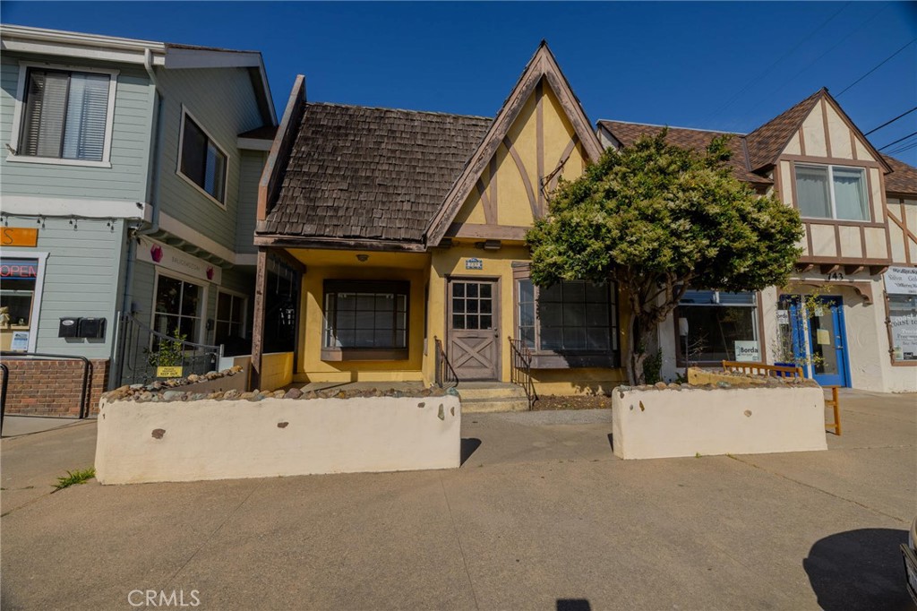 739 Main, Cambria, CA 93428