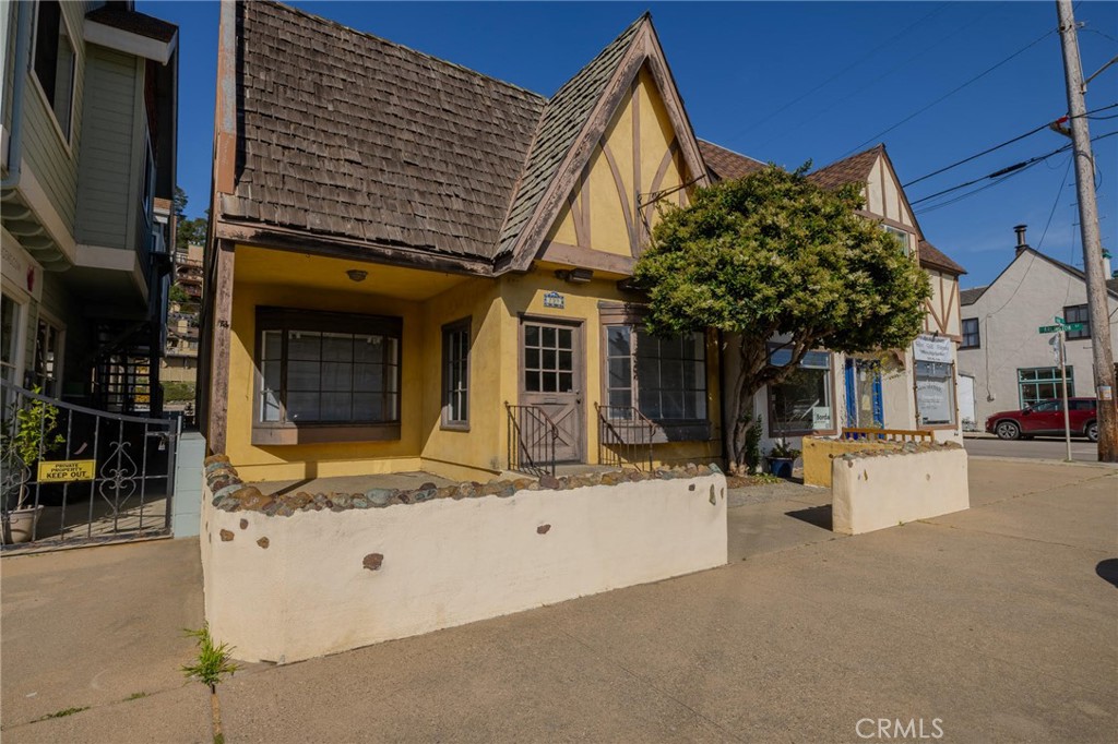 739 Main, Cambria, CA 93428