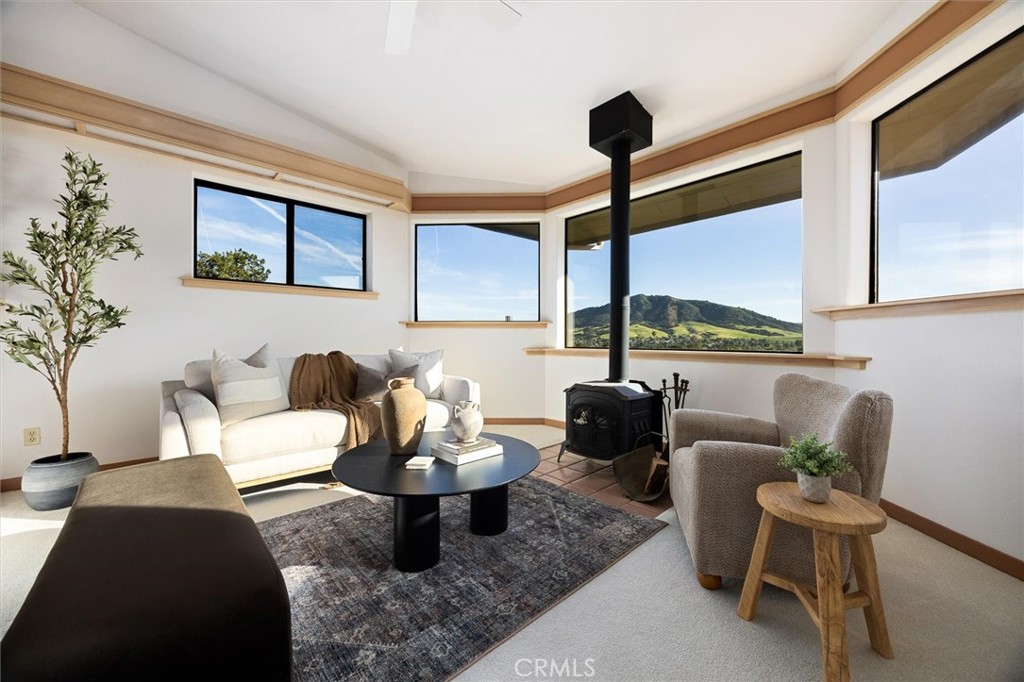 957 Skyline Dr, San Luis Obispo, CA 93405