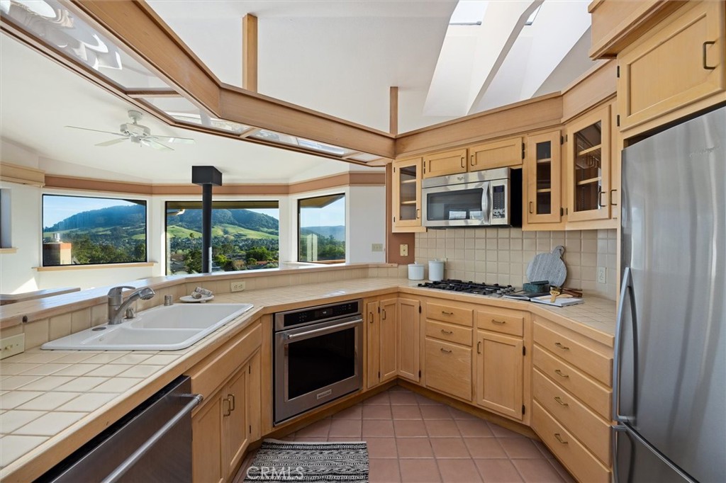 957 Skyline Dr, San Luis Obispo, CA 93405