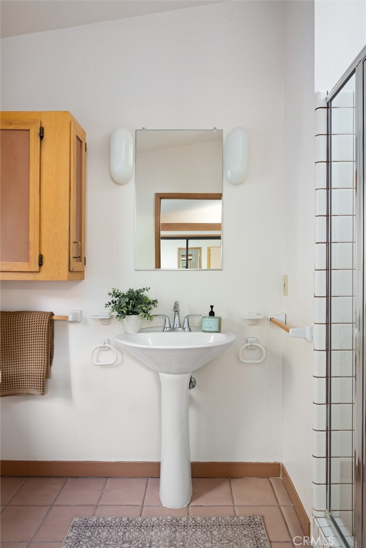 957 Skyline Dr, San Luis Obispo, CA 93405