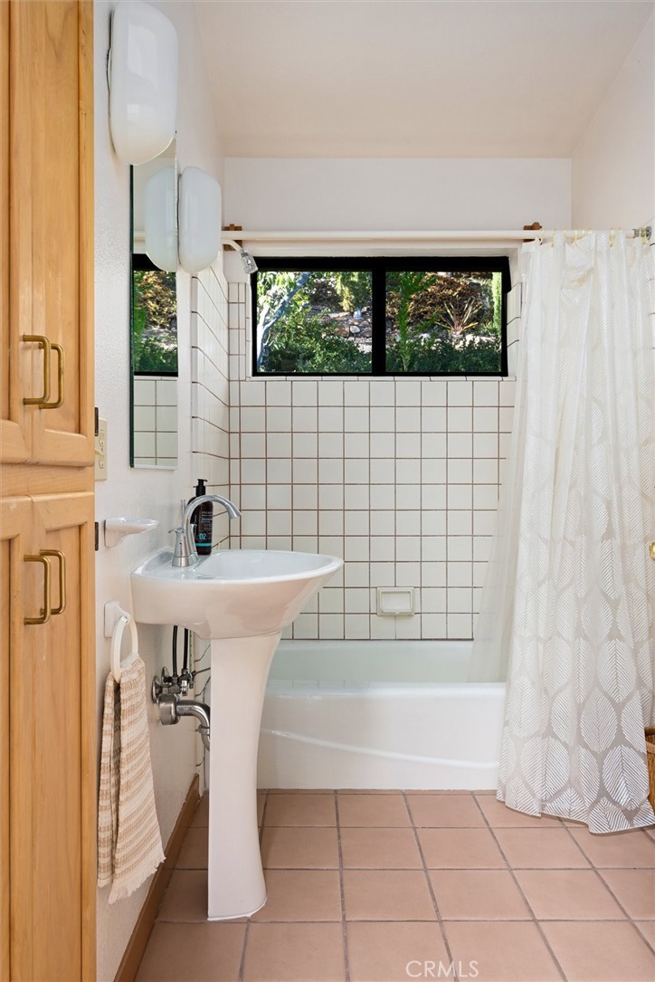 957 Skyline Dr, San Luis Obispo, CA 93405