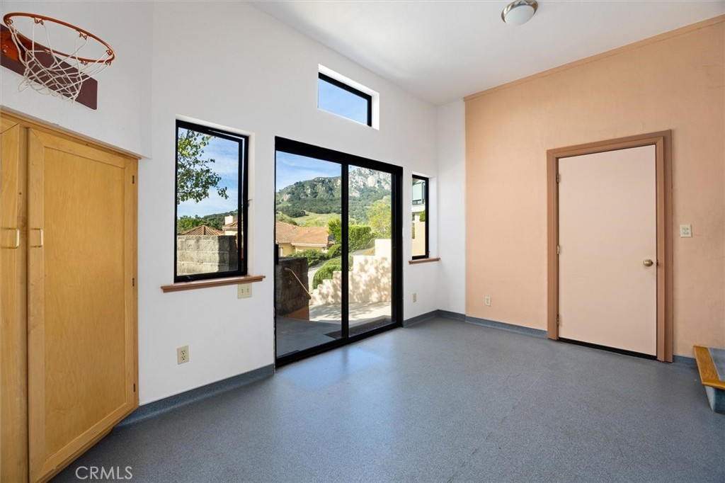 957 Skyline Dr, San Luis Obispo, CA 93405