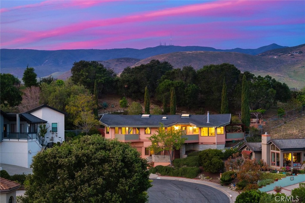 957 Skyline Dr, San Luis Obispo, CA 93405