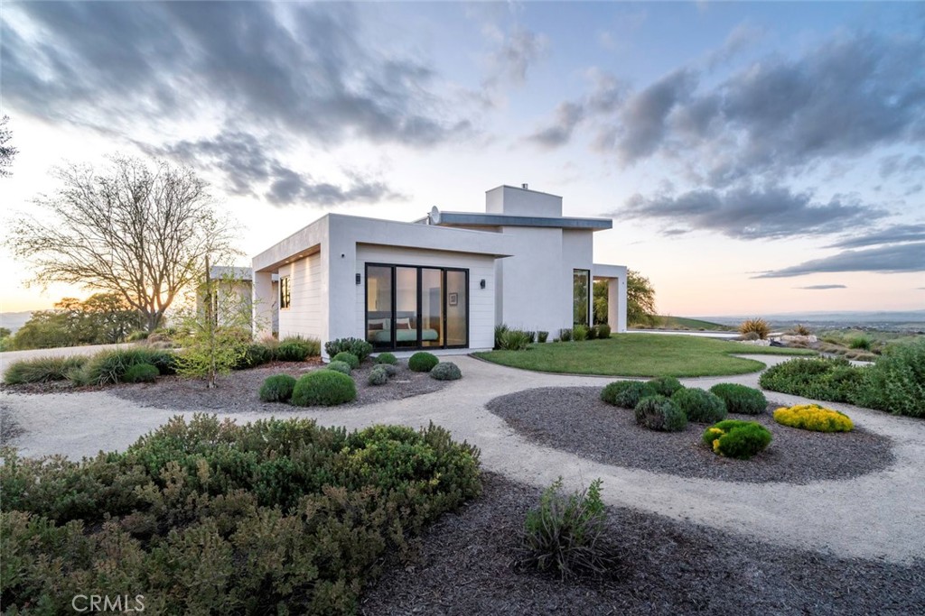 705 Sequoia Ln, Templeton, CA 93465