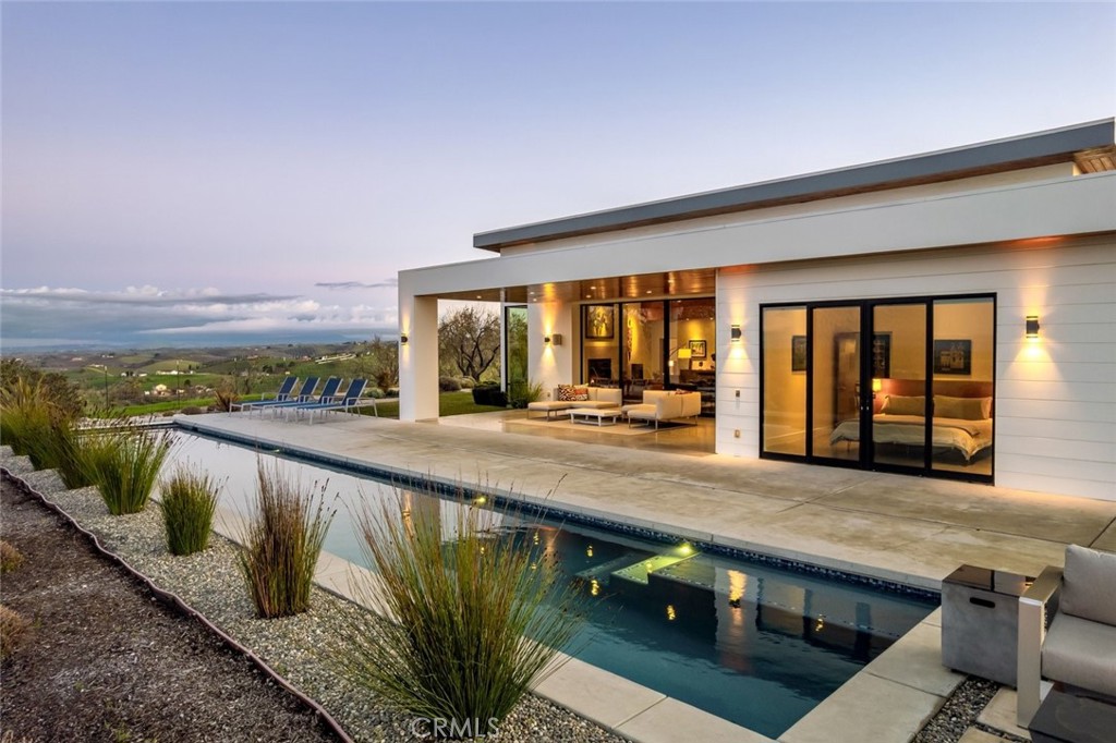 705 Sequoia Ln, Templeton, CA 93465