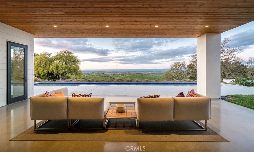 705 Sequoia Ln, Templeton, CA 93465