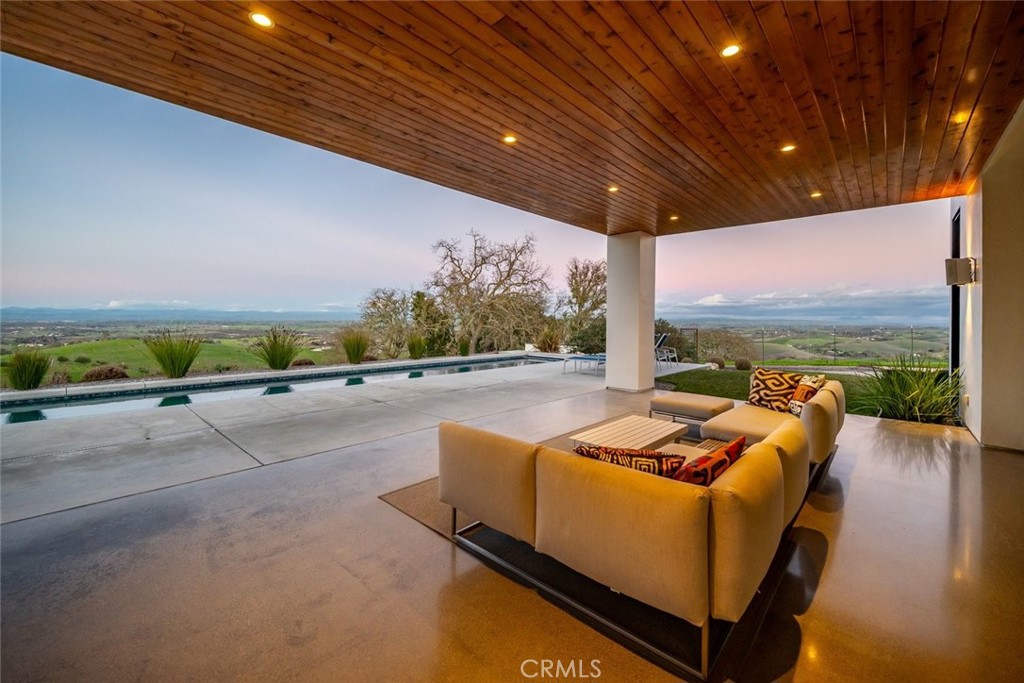 705 Sequoia Ln, Templeton, CA 93465