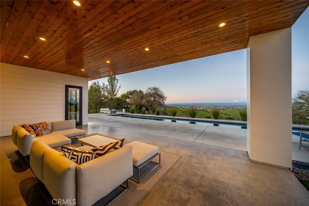 705 Sequoia Ln, Templeton, CA 93465