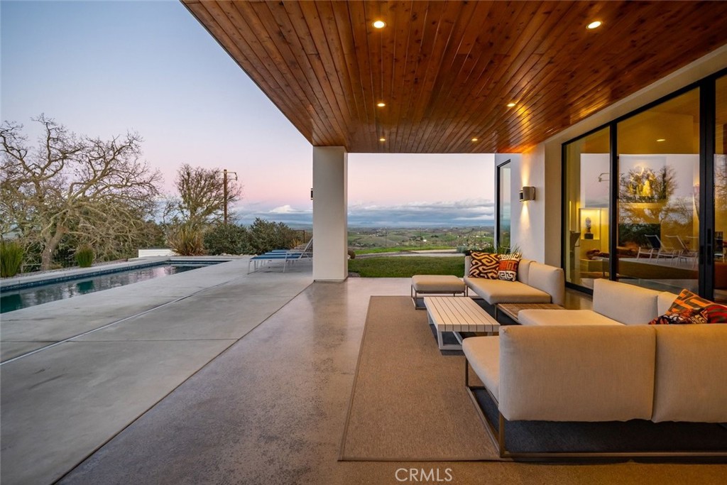 705 Sequoia Ln, Templeton, CA 93465