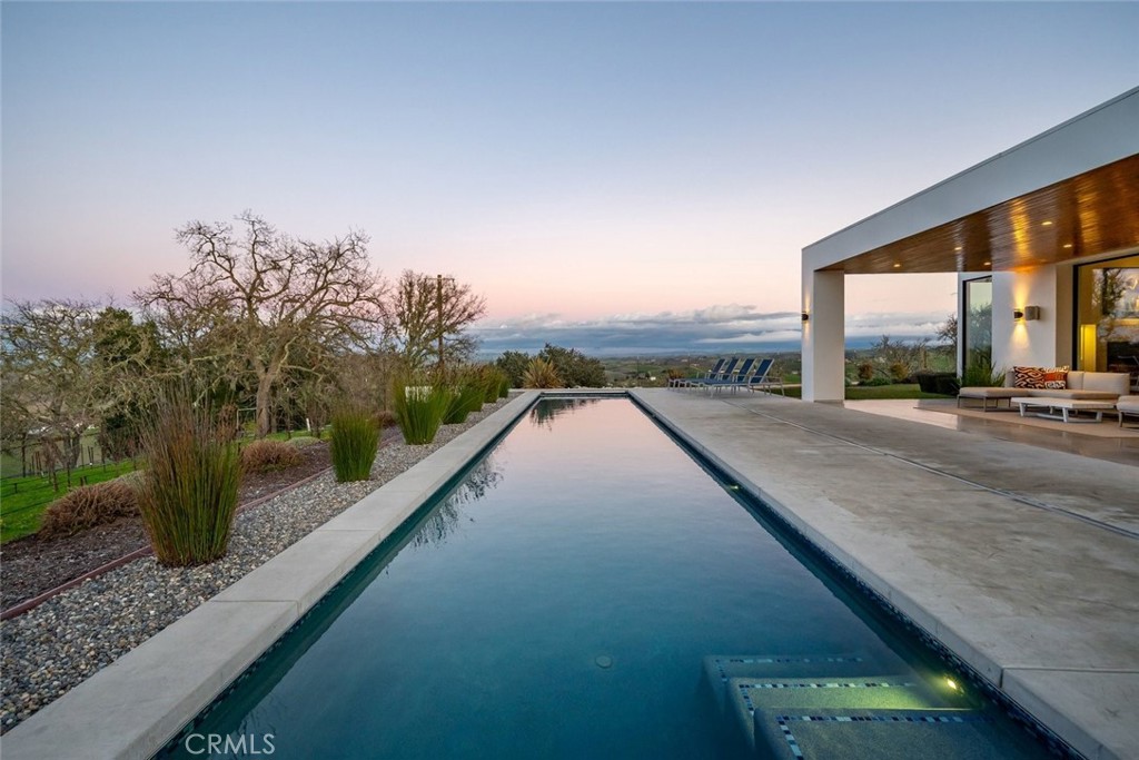 705 Sequoia Ln, Templeton, CA 93465