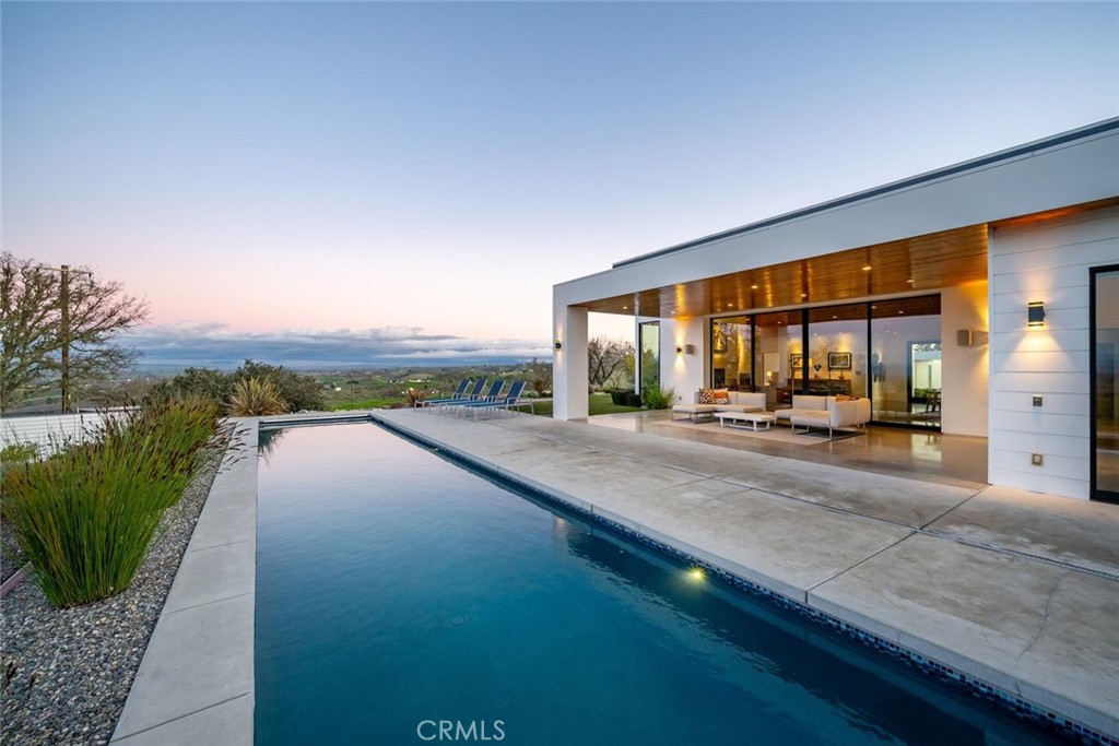 705 Sequoia Ln, Templeton, CA 93465