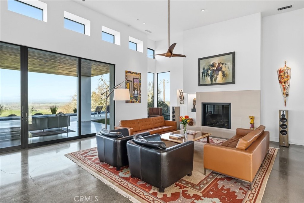 705 Sequoia Ln, Templeton, CA 93465